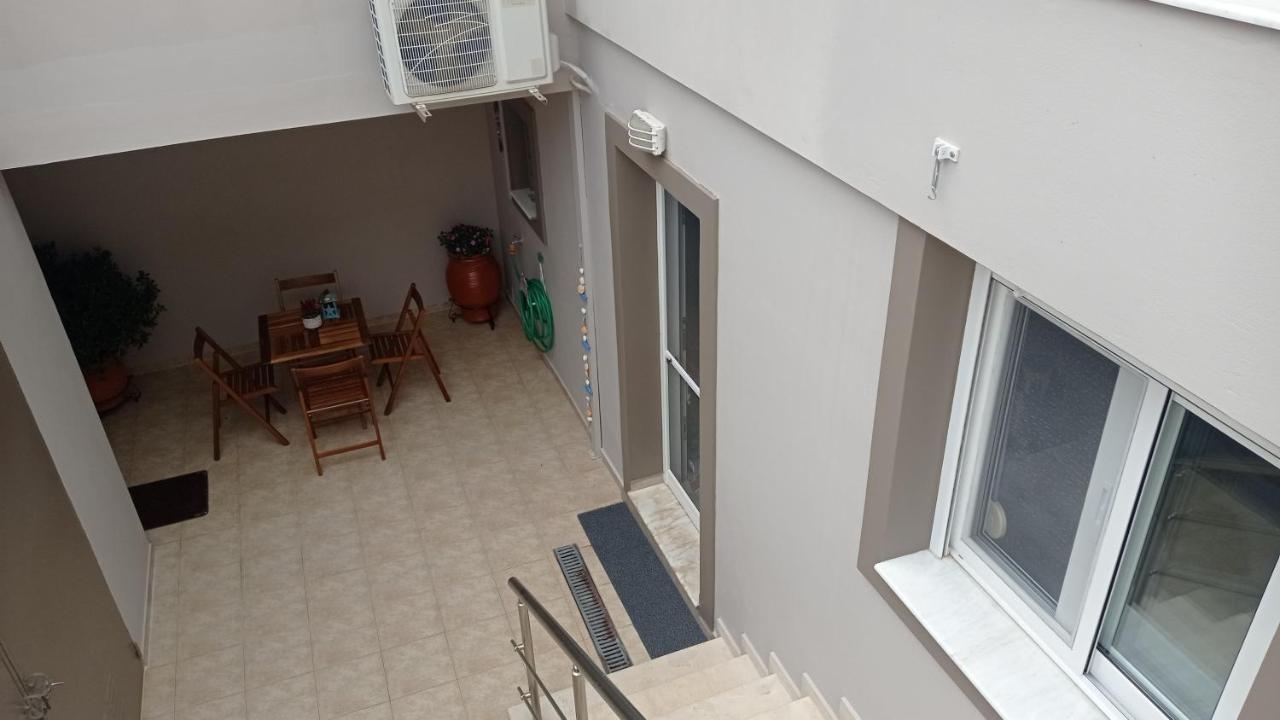 Elena Apartment Artemida  Exterior photo